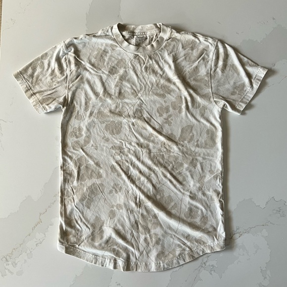 Abercrombie & Fitch Women’s Tee Size Medium Tall - Picture 2 of 6